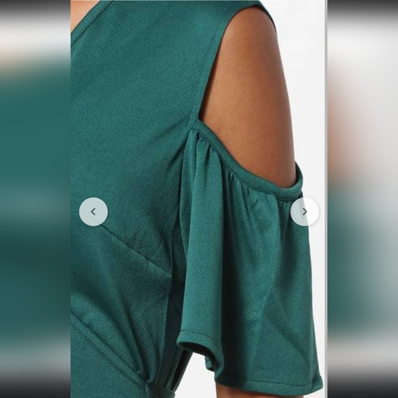 Unamed Wrap Dress with cold shoulder detailing Size 0XL in hunter green - Picture 8 of 11